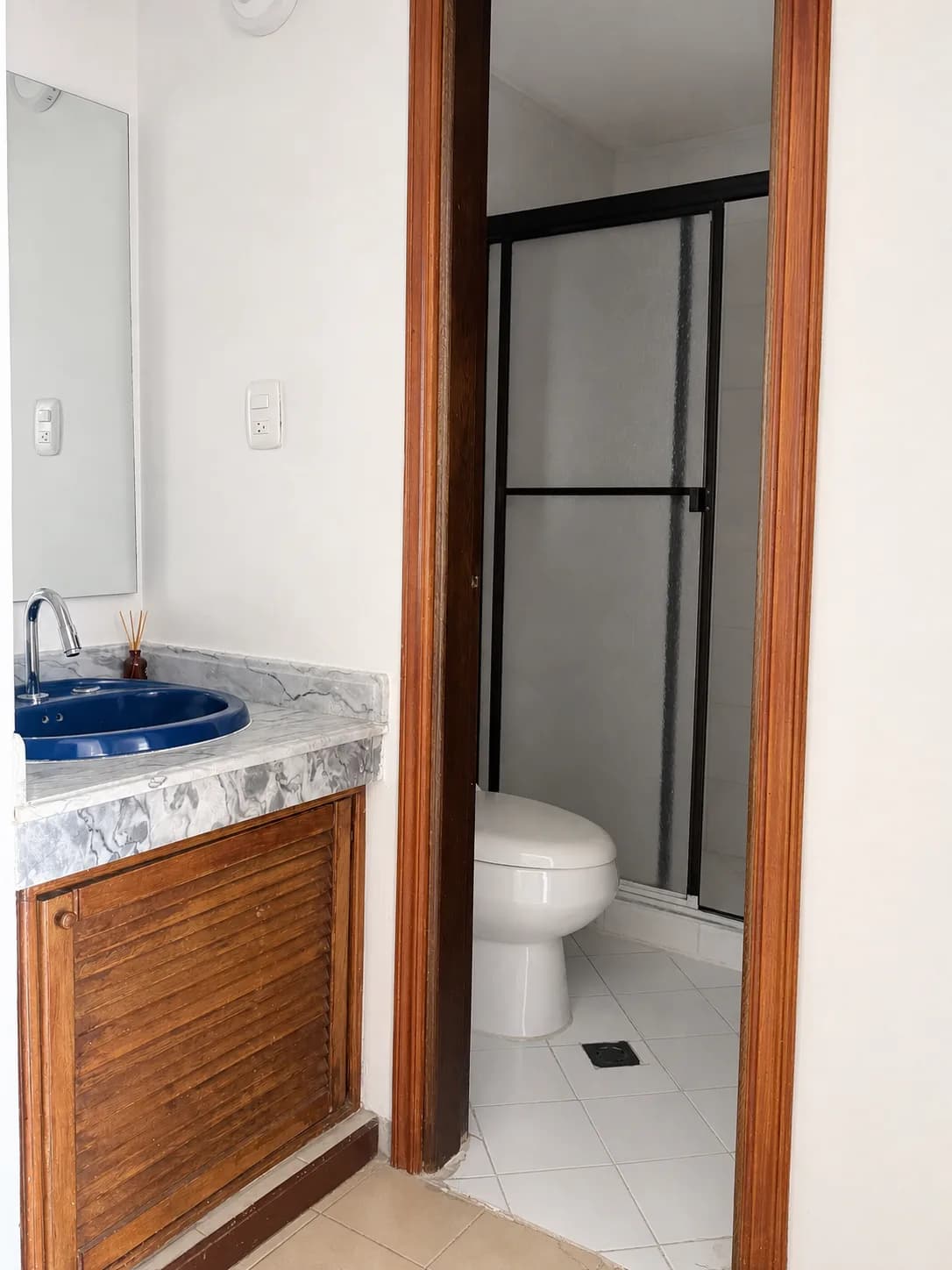 Lavamanos del baño de Rodadero Family Residence