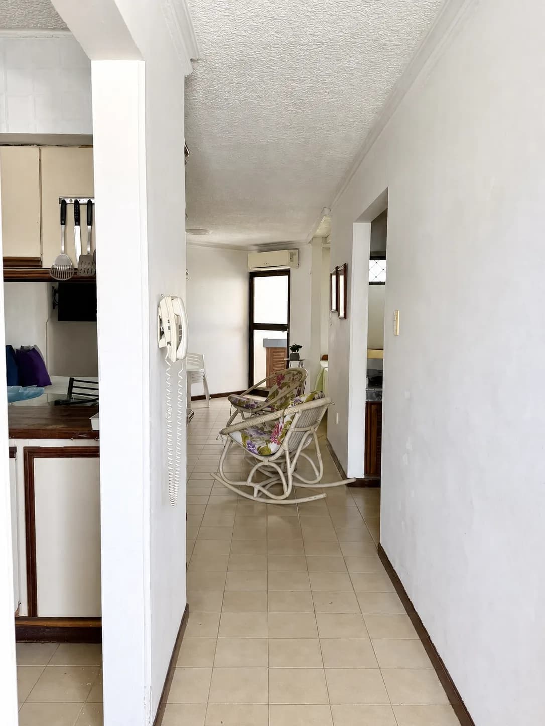 Pasillo interior de Rodadero Family Residence